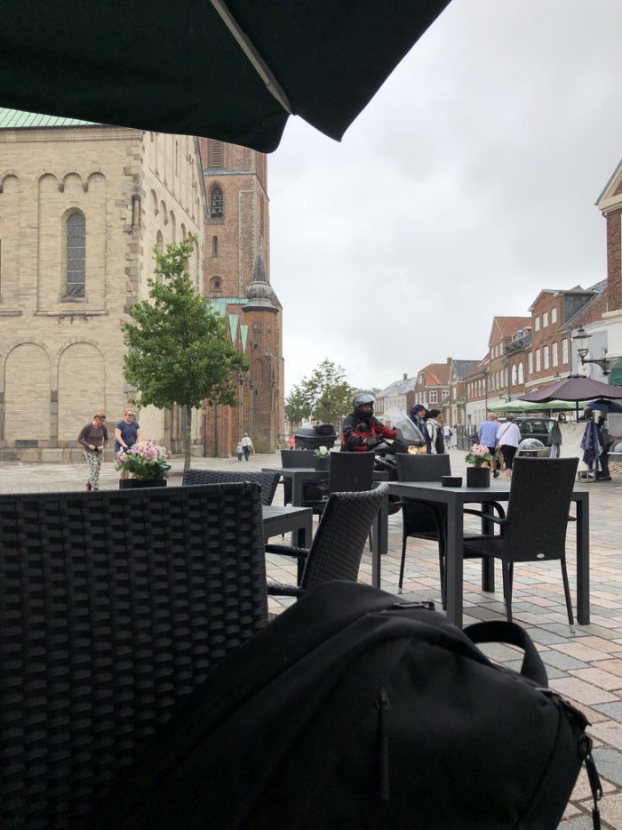リーベ大聖堂の真横にあるHotel Dagmarのカフェで