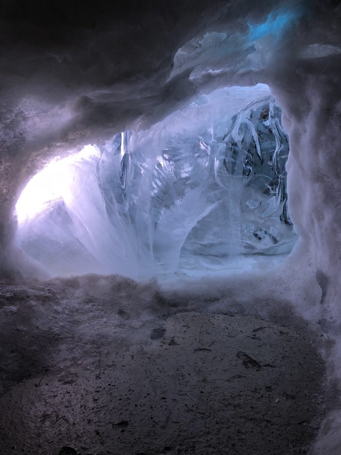 ペルトランの目玉、氷の洞窟。